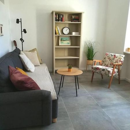 Lovely Apartment In The City Center Pula Exterior photo